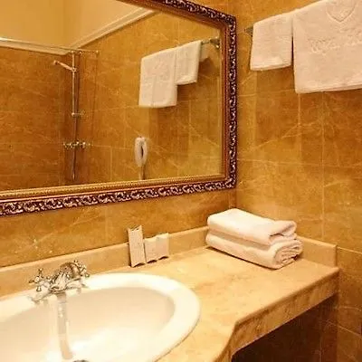 Royal Congress Hotel Κίεβο 3*,